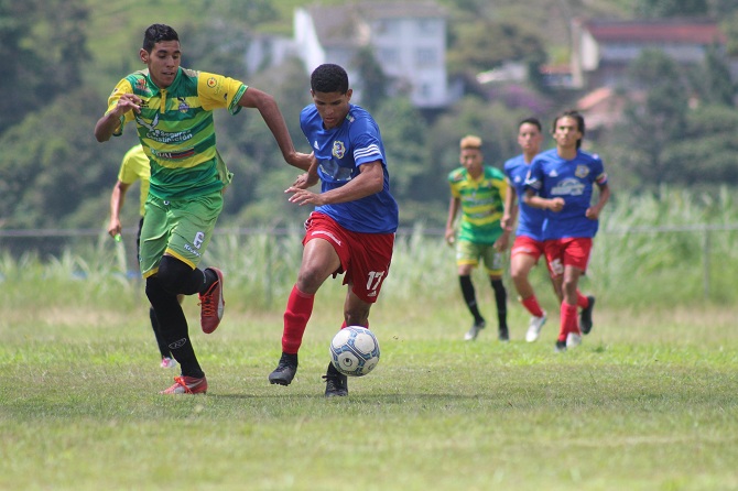 Foto_1_-_Devinson_Martínez_Sub19.JPG