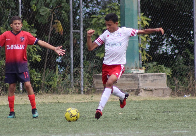 Foto_2_-_Julio_Belisario_Sub13.jpg