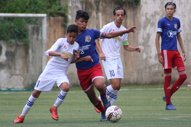 Foto_3.-_Diego_Soto_Sub-15_vs_ECSC-crop.jpg