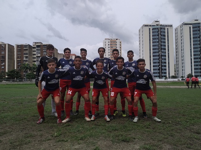 Foto_3_-_XI_inicial_Sub17_vs_GVM.jpg