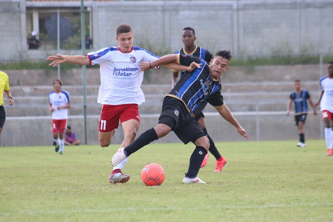 Foto_3_-_Ángelo_Barbera_vs_MDG_Sub_17.JPG